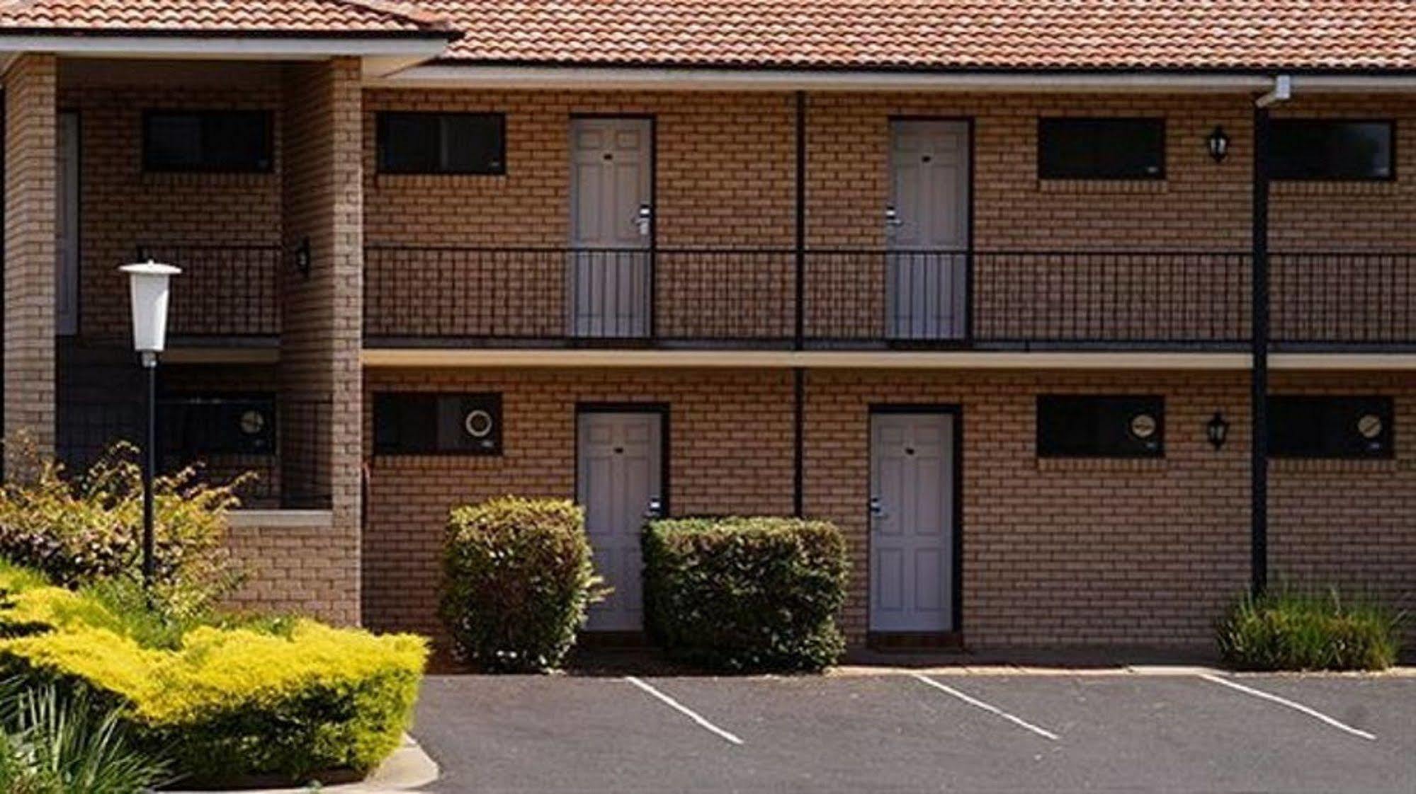 West End Motor Lodge ออเรนจ์ ภายนอก รูปภาพ